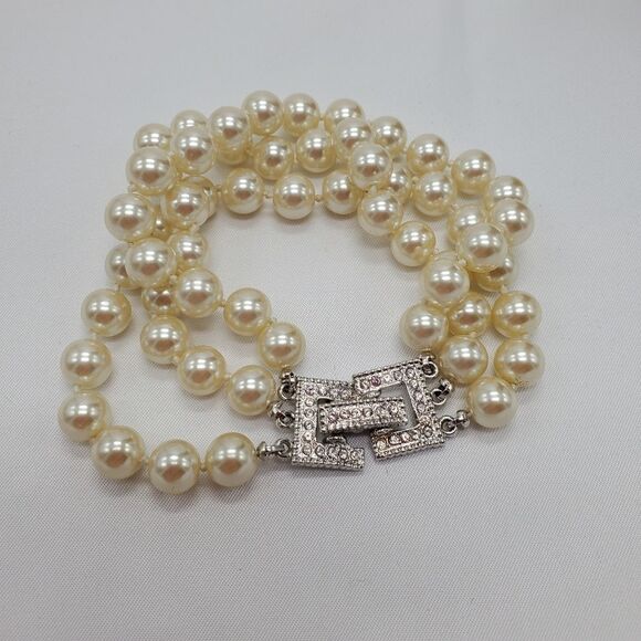 🔺️Faux Pearl & Rhinestone Clasp 3 Strand Bracelet - Picture 1 of 8